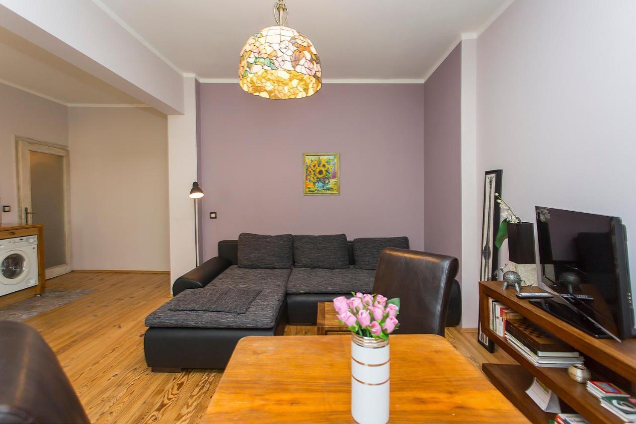 Colorful 2Bdr Apartment In The City Center Sofia Eksteriør bilde